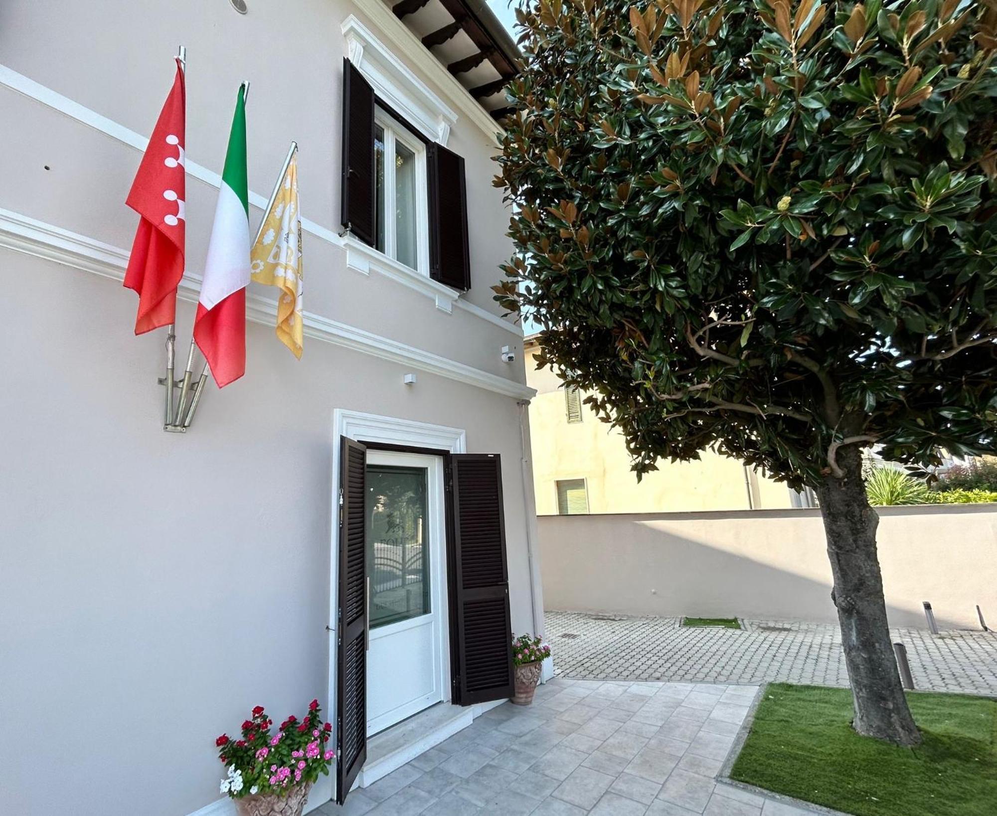 Four Lions Villa Guesthouse Pise Extérieur photo